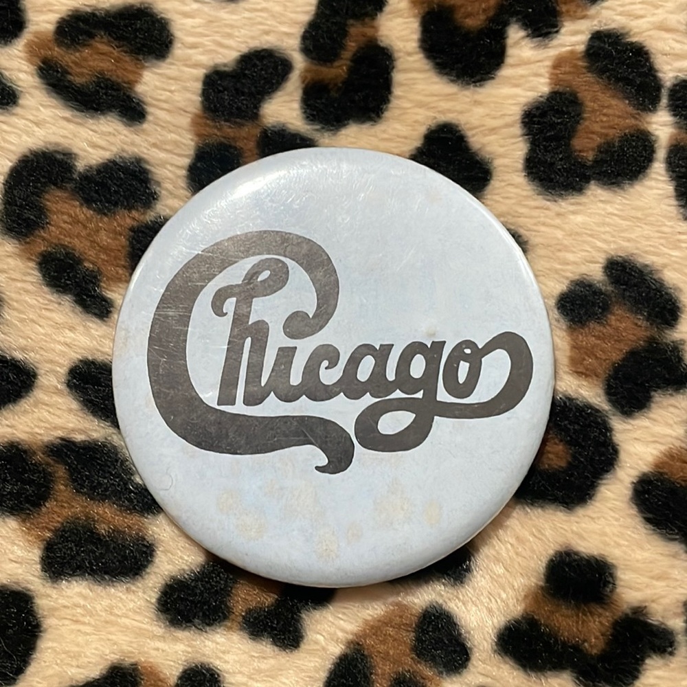 CHICAGO 🎶 Vintage Soft Pop Jazz Rock Button Pin Pinback 80s Collectible Music